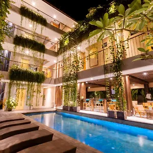 Tanaga Coliving Hotel Seminyak